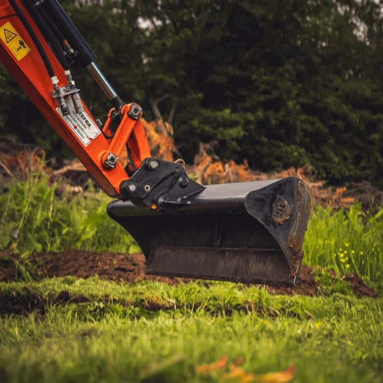 10–14 tonne excavator ditching bucket grading loose ground