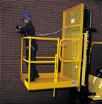 Forklift man cage for inspection and repair tasks