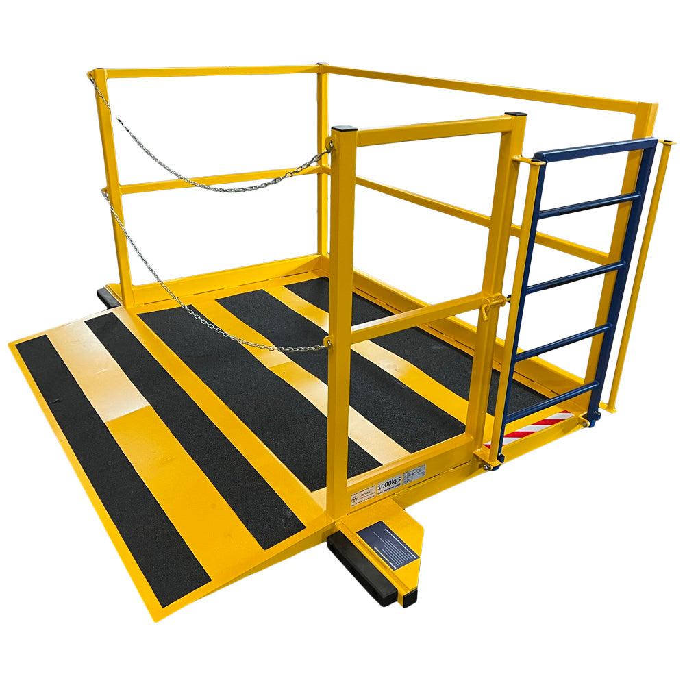 Forklift lorry loading platform with ramp and ladder