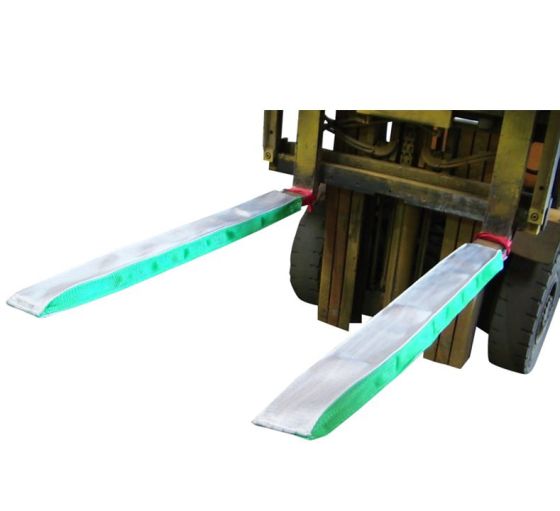 Fork sock protection covers on forklift forks